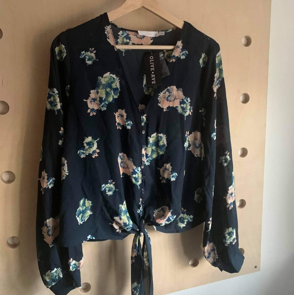 Flower tie shirt